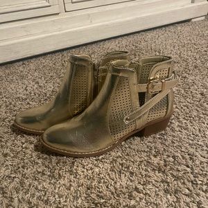 Gold booties, like new. Super cute!